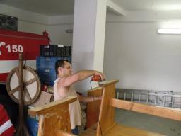 14. 7. 2011  Rekonstrukce hasičské zbrojnice - Příprava stolů a stěhování